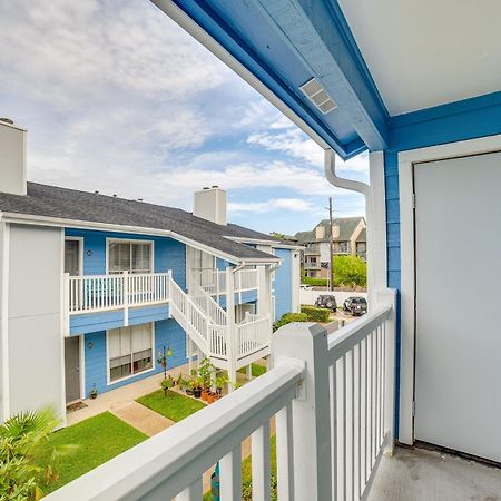 Romantic Galveston Retreat Bay View, Pool Access! Экстерьер фото