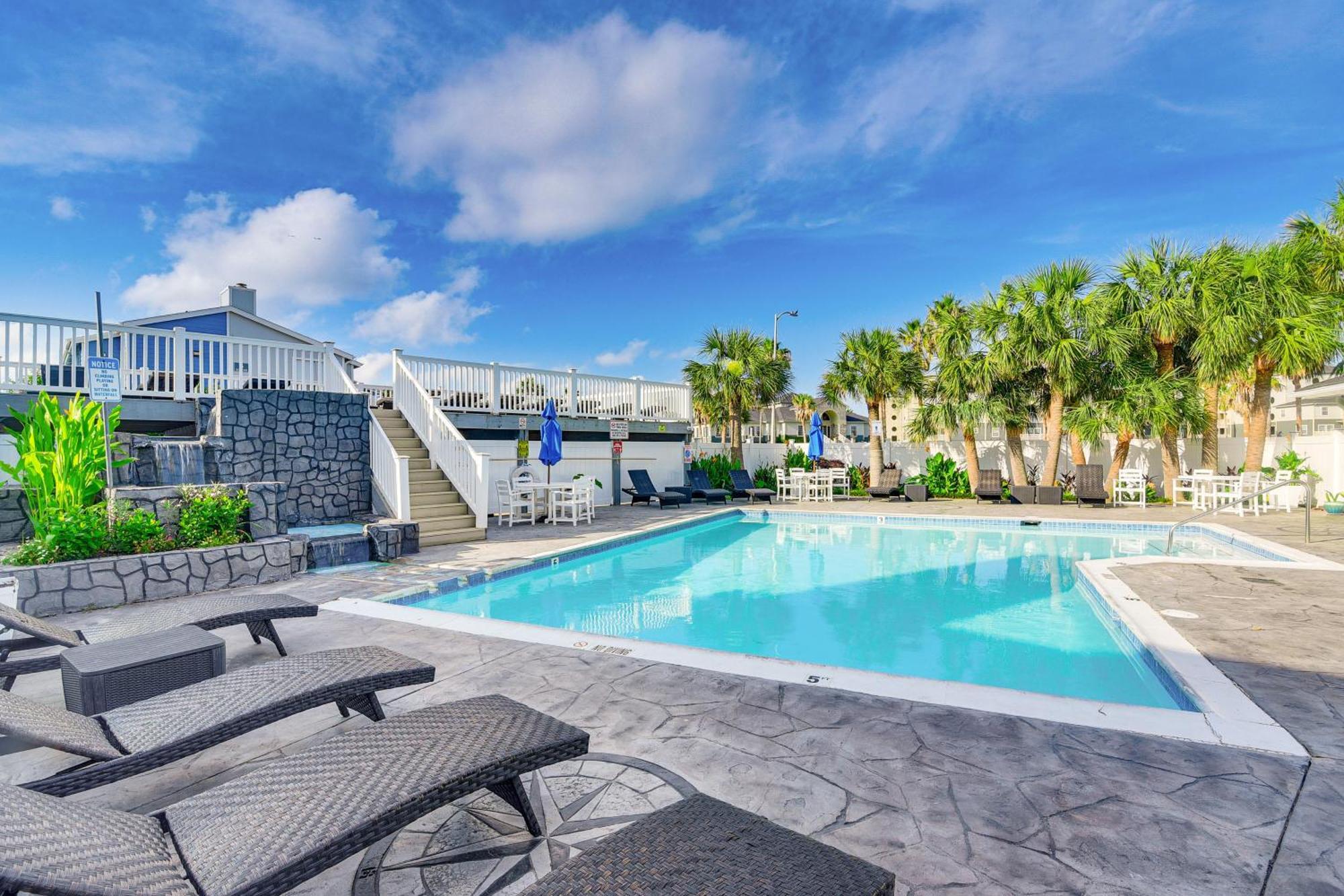 Romantic Galveston Retreat Bay View, Pool Access! Экстерьер фото