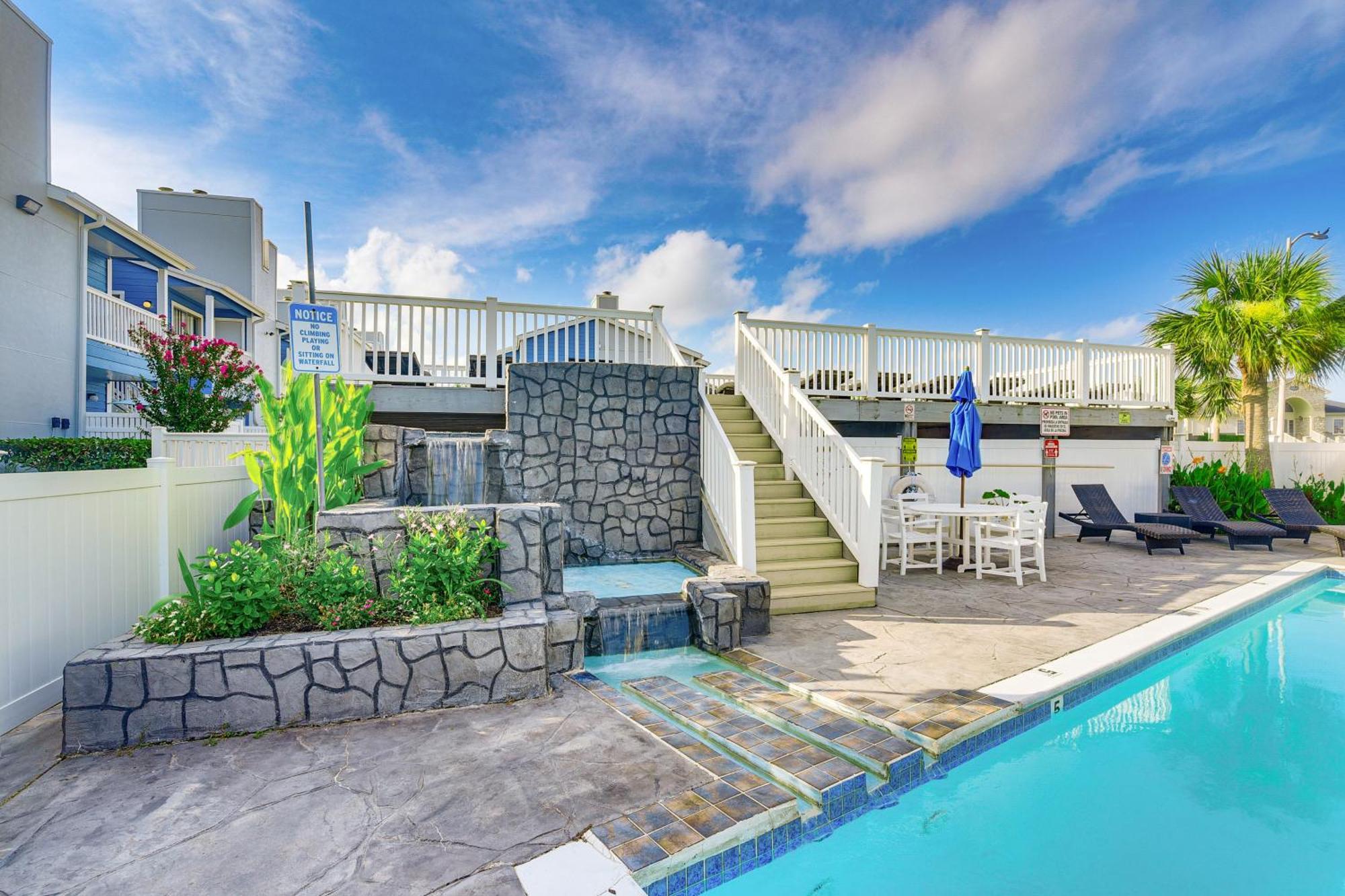 Romantic Galveston Retreat Bay View, Pool Access! Экстерьер фото