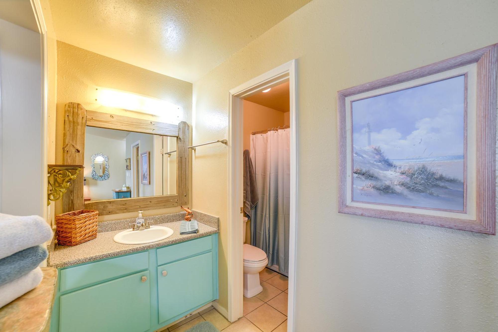 Romantic Galveston Retreat Bay View, Pool Access! Экстерьер фото