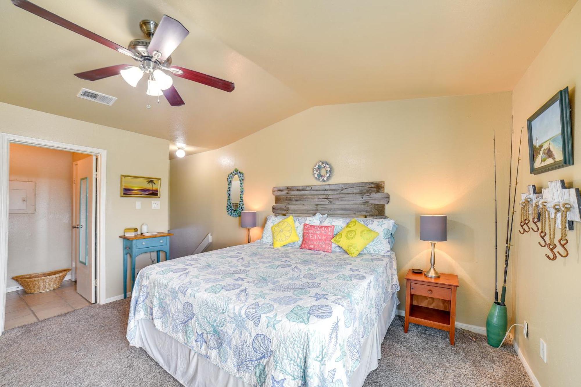Romantic Galveston Retreat Bay View, Pool Access! Экстерьер фото