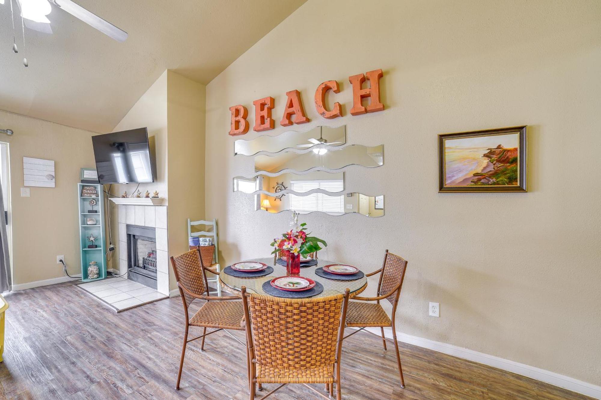 Romantic Galveston Retreat Bay View, Pool Access! Экстерьер фото