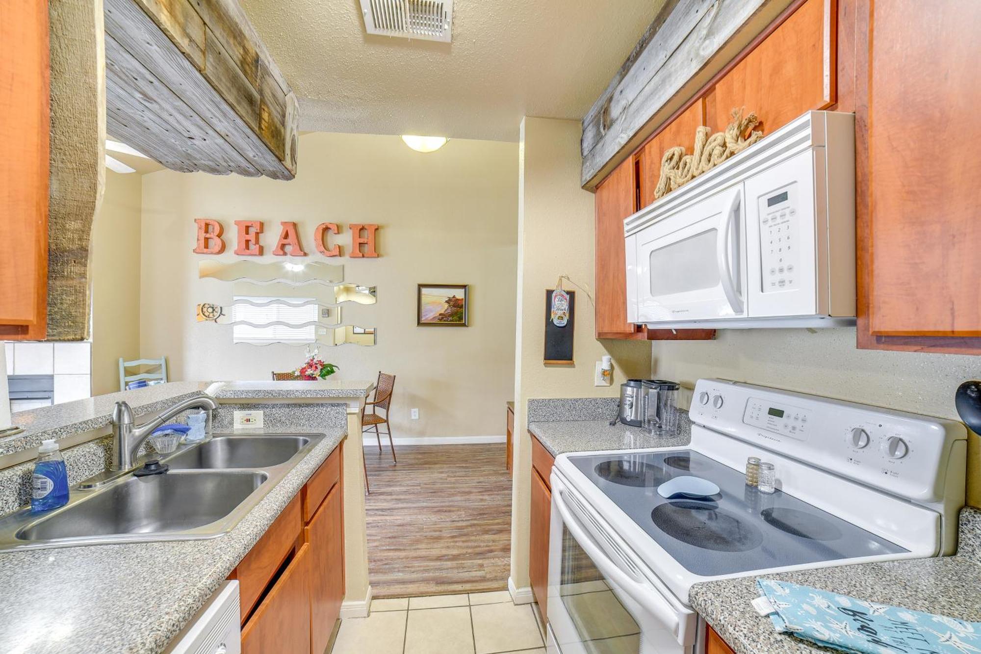Romantic Galveston Retreat Bay View, Pool Access! Экстерьер фото